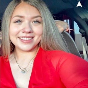 Meet your Posher, Angie